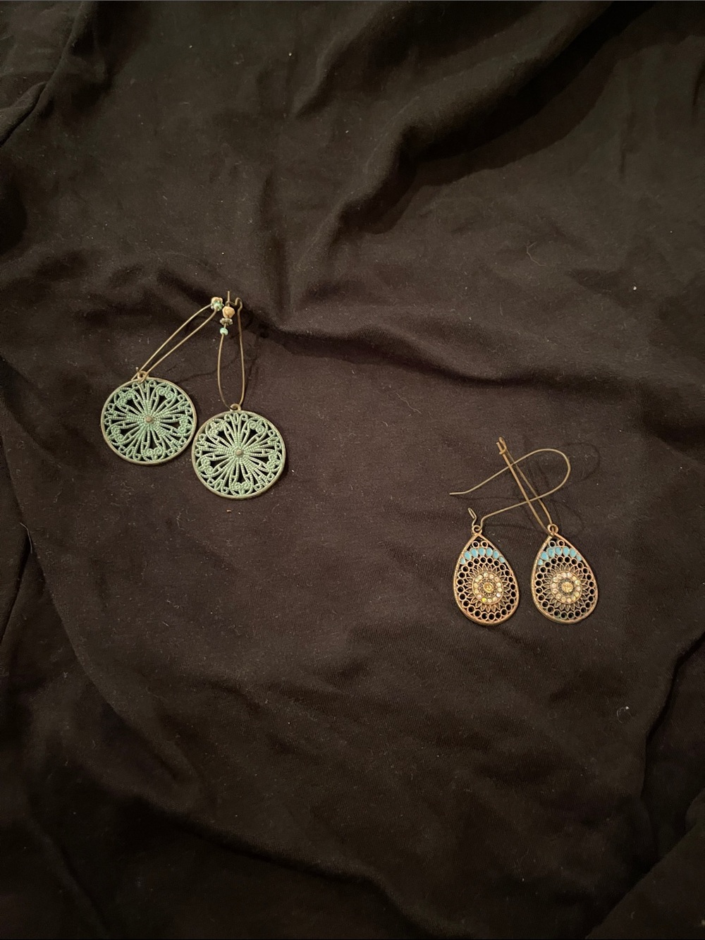 Two pairs earrings
